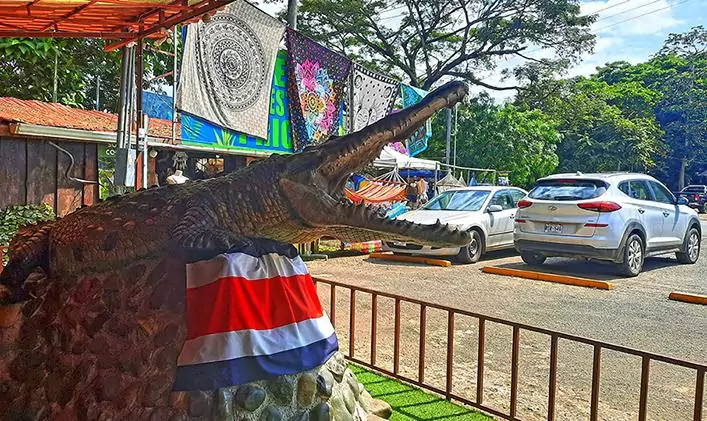 crocodile bridge costa rica restaurant