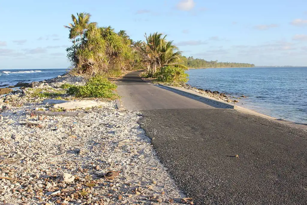 Tuvalu narrow road