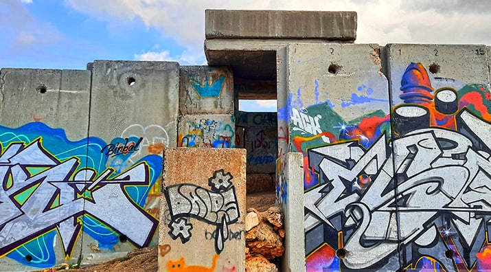 The Talking Walls of Shetula Kirot Medabrim Israel 6