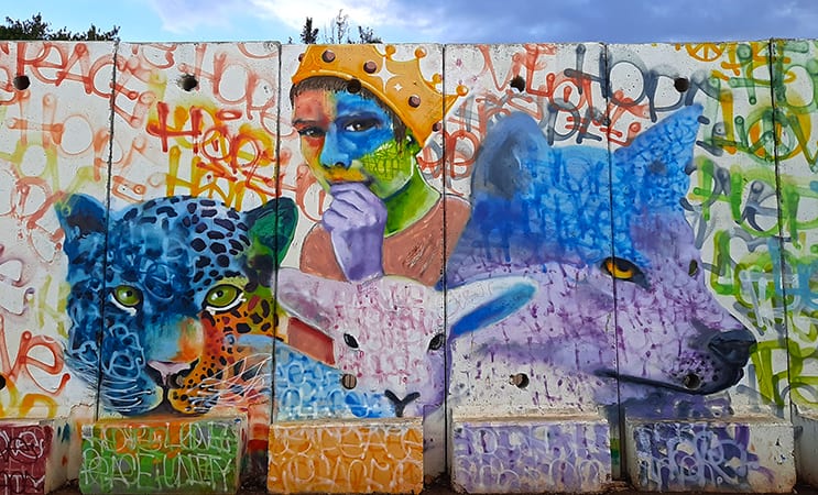 The Talking Walls of Shetula Kirot Medabrim Israel 7