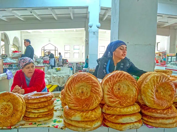 Bukhara Uzbekistan Kolkhoznyy Rynok 3