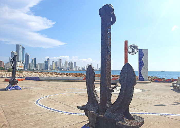 Monumento Union de los Oceanos Cartagena Colombia 3